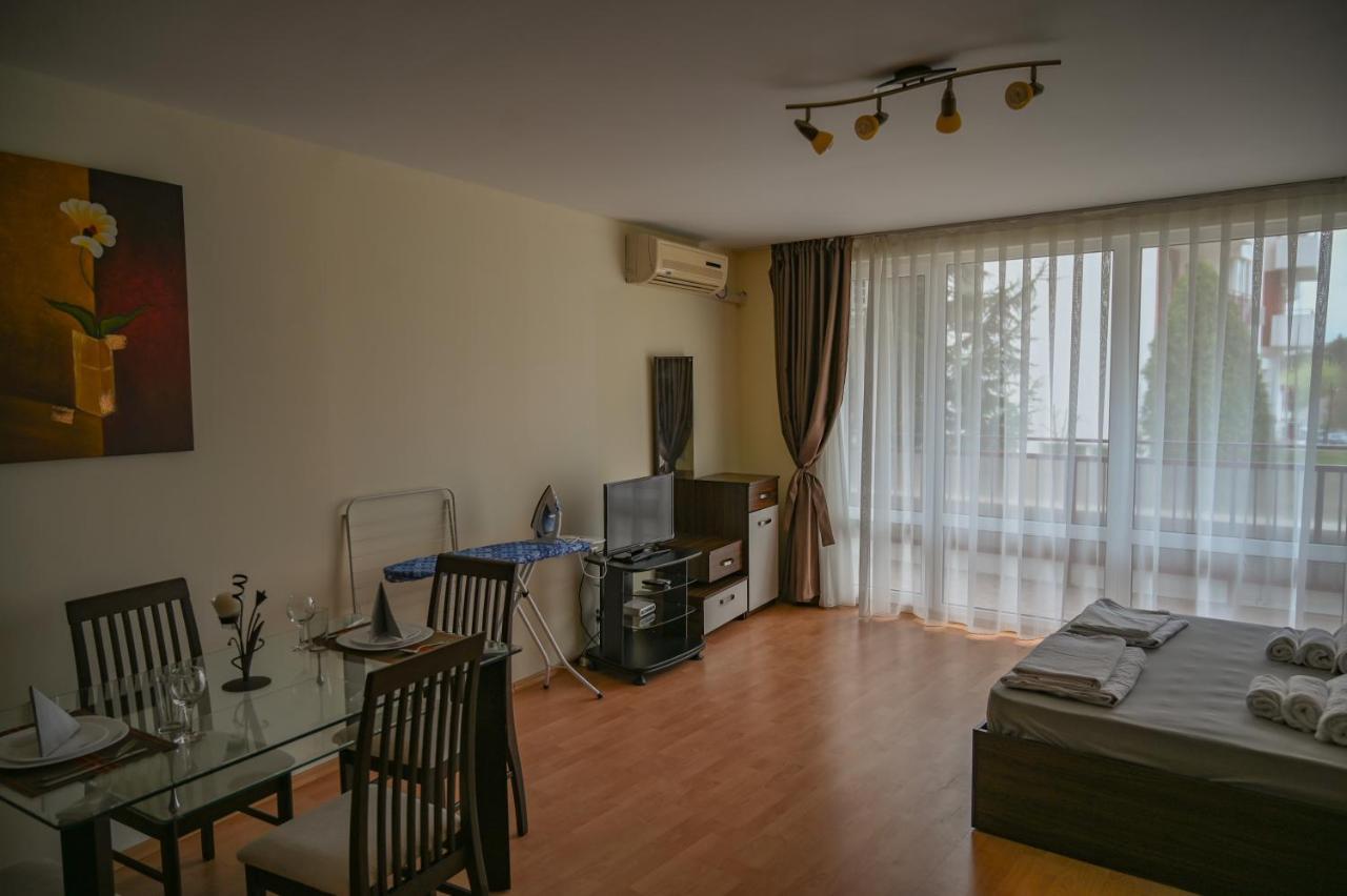 Panorama Fort Beach, Фамилно Студио Deluxe Sveti Vlas Exterior photo
